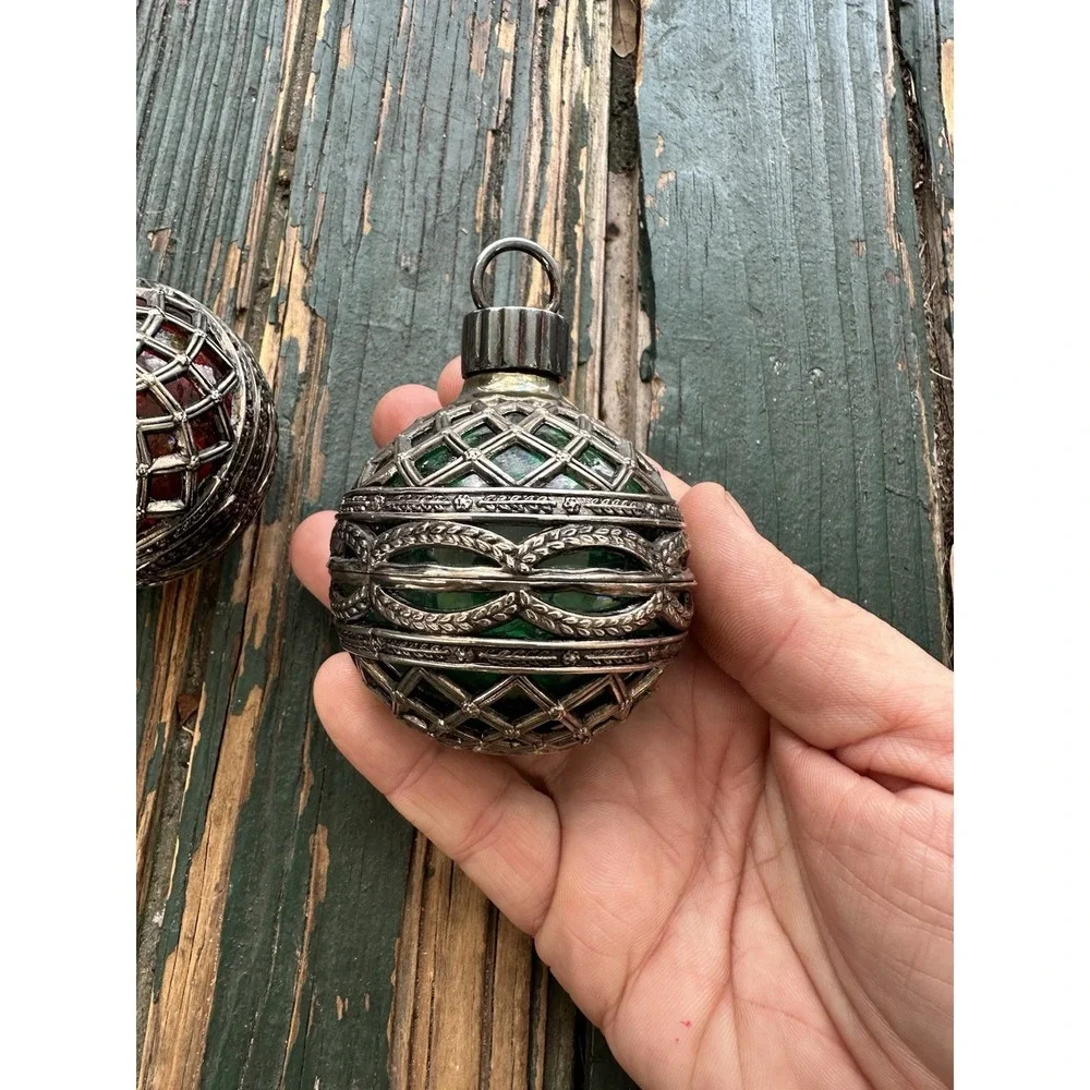 Godinger Christmas Ornament Pepper Shakers Green Red‎ Vintage Metal